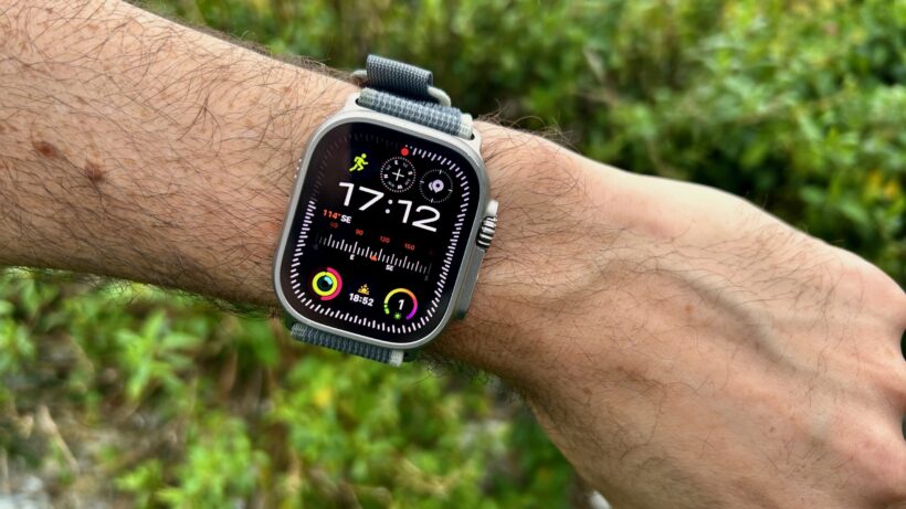 Apple Watch Ultra 2 front watch face