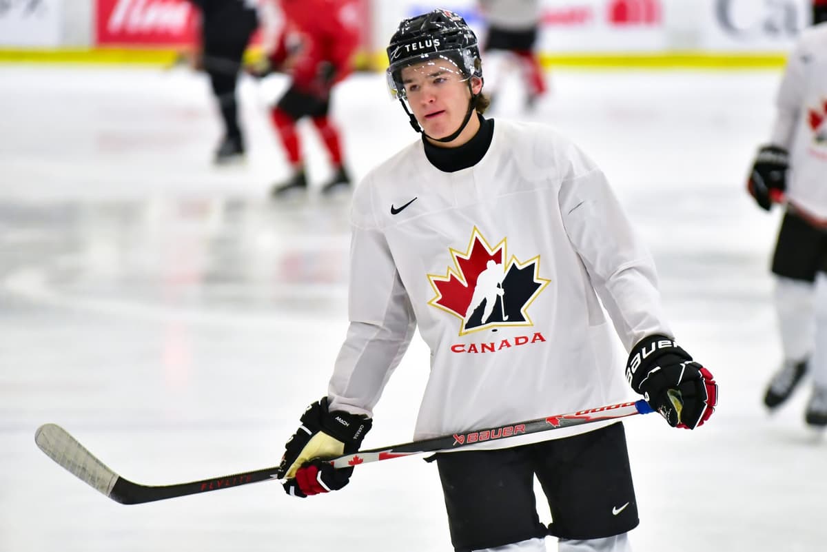 Canucks prospect Braeden Cootes survives Team Canada roster cuts