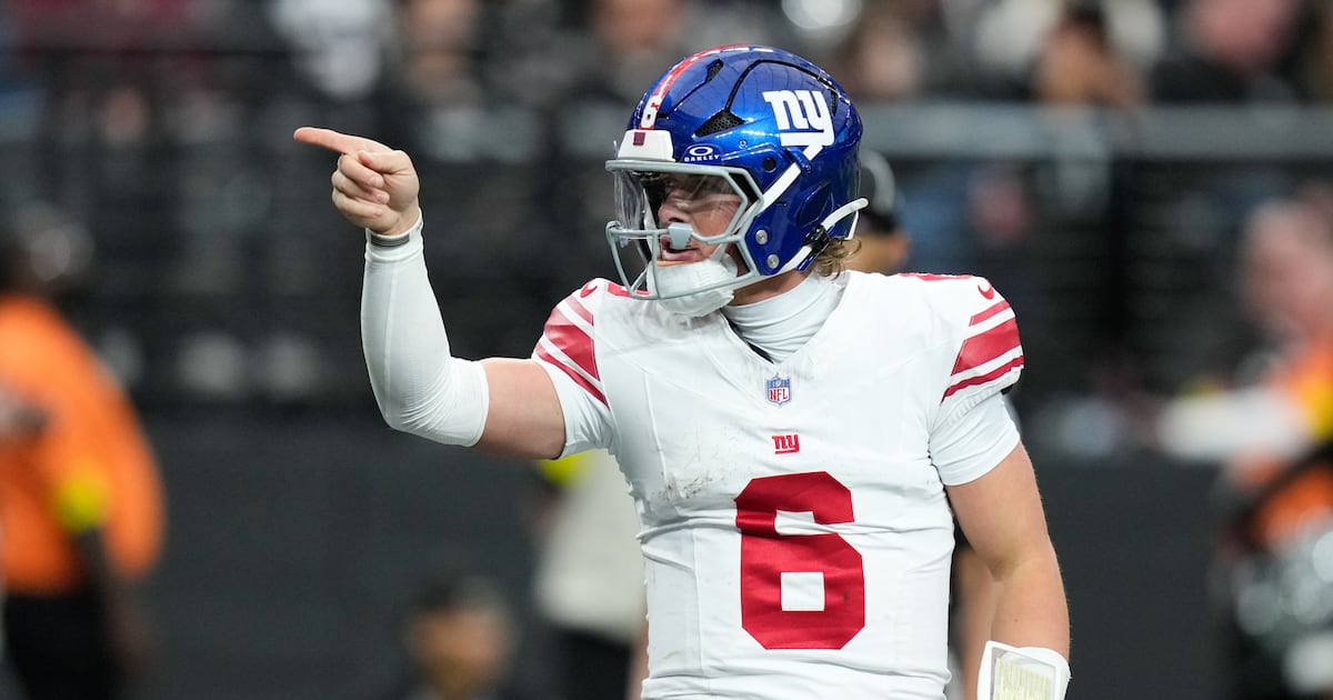 New York Giants' No. 1 draft pick odds plunge but win pleases players