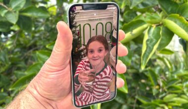 customize your iphone lock screen with a spatial photo in ios 26