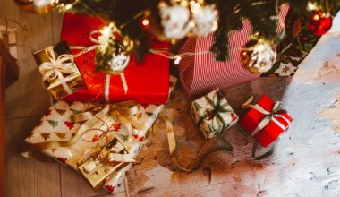 Grandparents to the rescue? Canadians turn to elders to cover holiday gifts: survey - CTV News