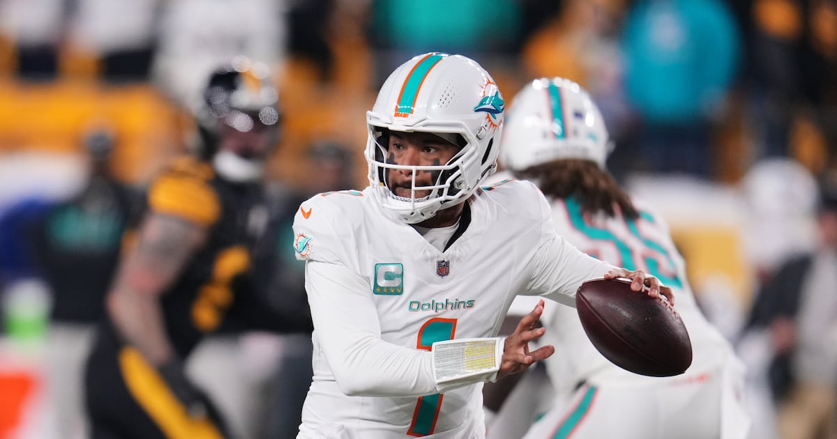 Dolphins' Mike McDaniel contemplating QB change