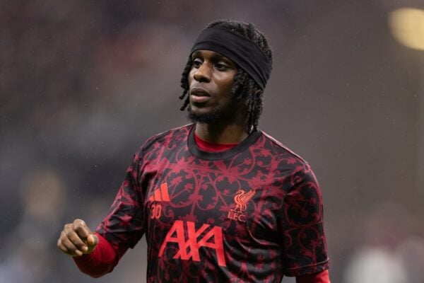 FRANKFURT, GERMANY - Wednesday, October 22, 2025: Liverpool's Jeremie Frimpong during the pre-match warm-up before the UEFA Champions League match between Eintracht Frankfurt and Liverpool FC at the Waldstadion. (Photo by David Rawcliffe/Propaganda)