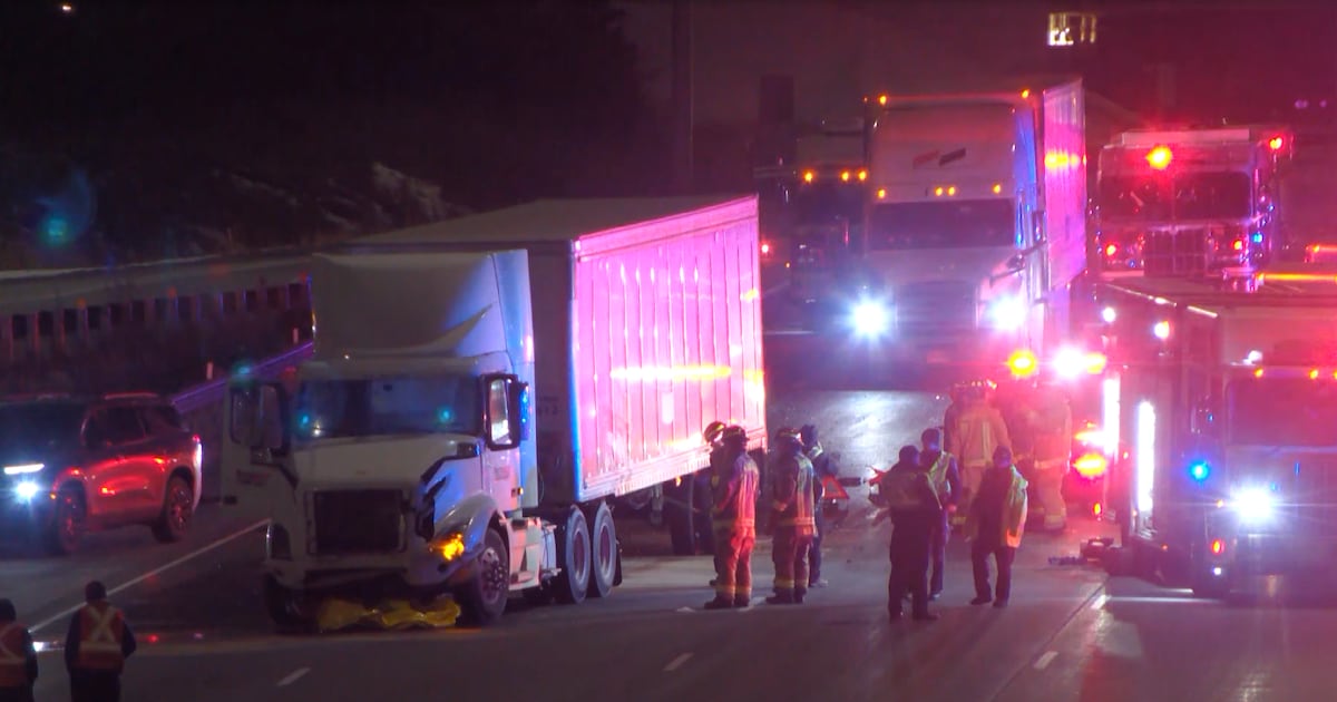 Fatal crash shuts Hwy 400 NB at Major Mackenzie