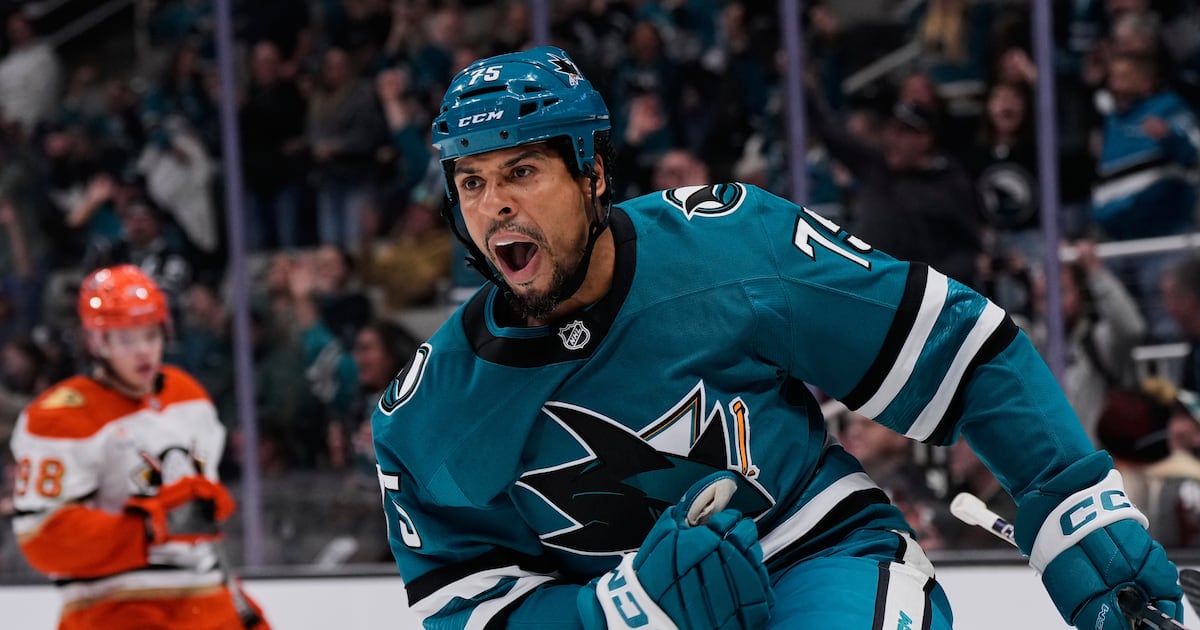Sharks' Ryan Reaves motivated to face Toronto Maple Leafs