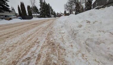 Windrow removal happening first in Edmonton before residential blading in January - Edmonton