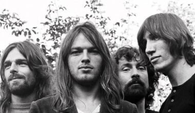 Who sings backing vocals on Pink Floyd's 'Time'?