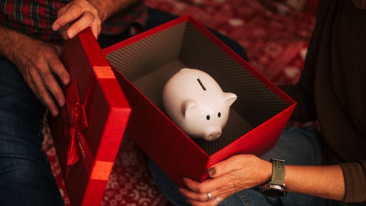 What savers should do with their money in 2026, according to experts