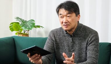 A Journalist With 1,800 Phones on Galaxy Z TriFold – Samsung Global Newsroom