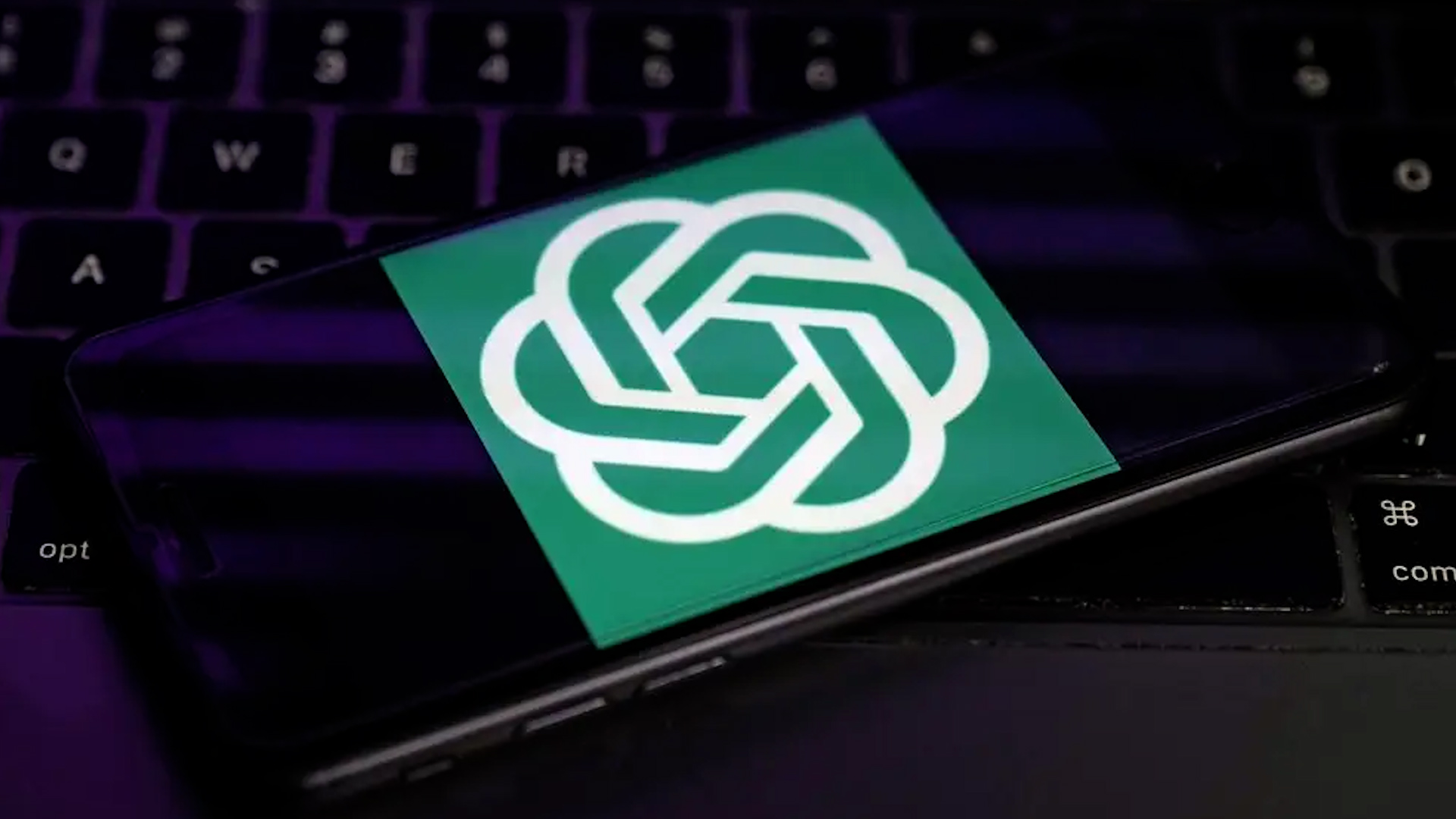 Click to play video: 'Study finds ChatGPT responded in dangerous ways more than half the time to users seeking advice'