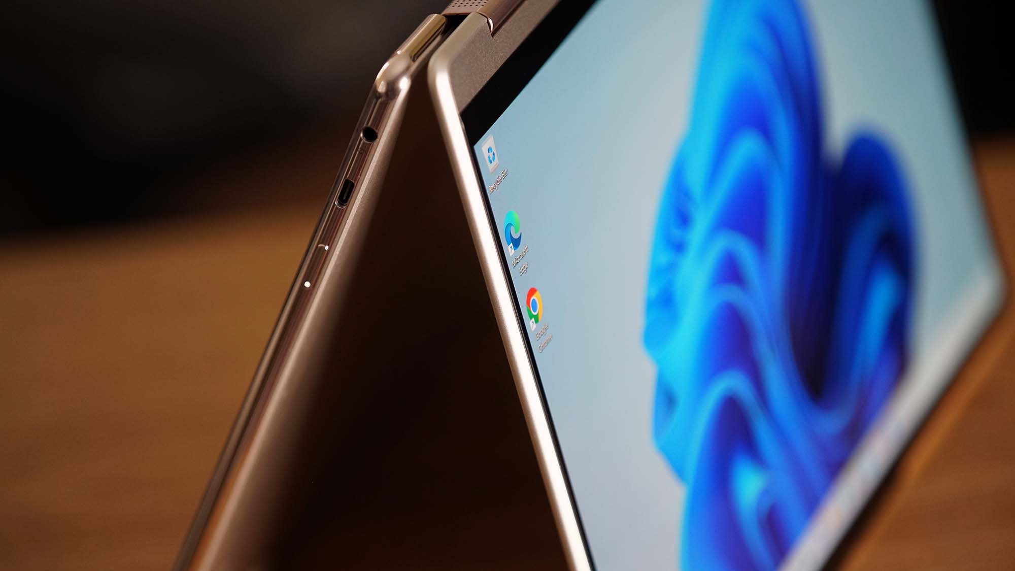 A Lenovo Yoga 9i Gen 7