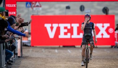 Dutch Lucinda Brand celebrates as she crosses the finish line to win the women's elite race of the Cyclocross World Cup, in Terralba, Sardinia, Italy, Sunday 07 December 2025, stage 3 (out of 12) in the World Cup of the 2026-2027 season. BELGA PHOTO DAVID PINTENS (Photo by DAVID PINTENS / BELGA MAG / Belga via AFP)