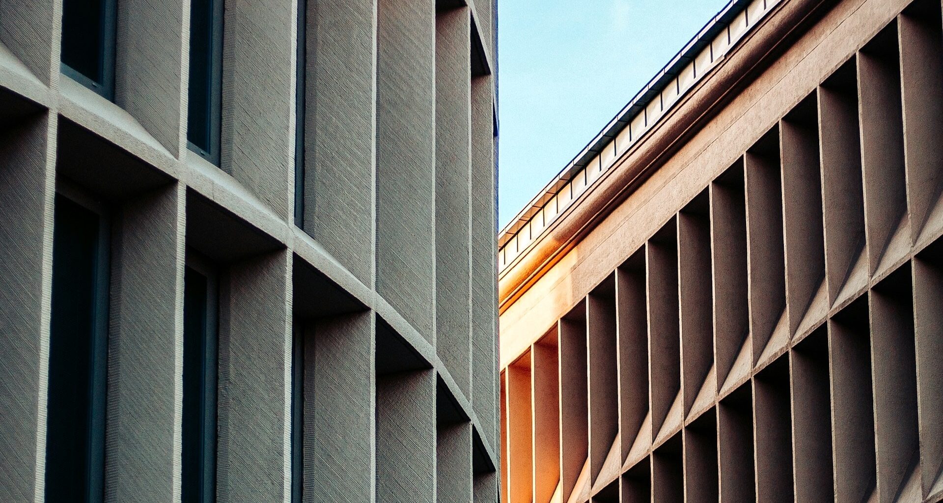 This Week's Top Stories: Canadian Housing Affordability Still Near 1990s Bubble Peak, GDP Gains Reverse