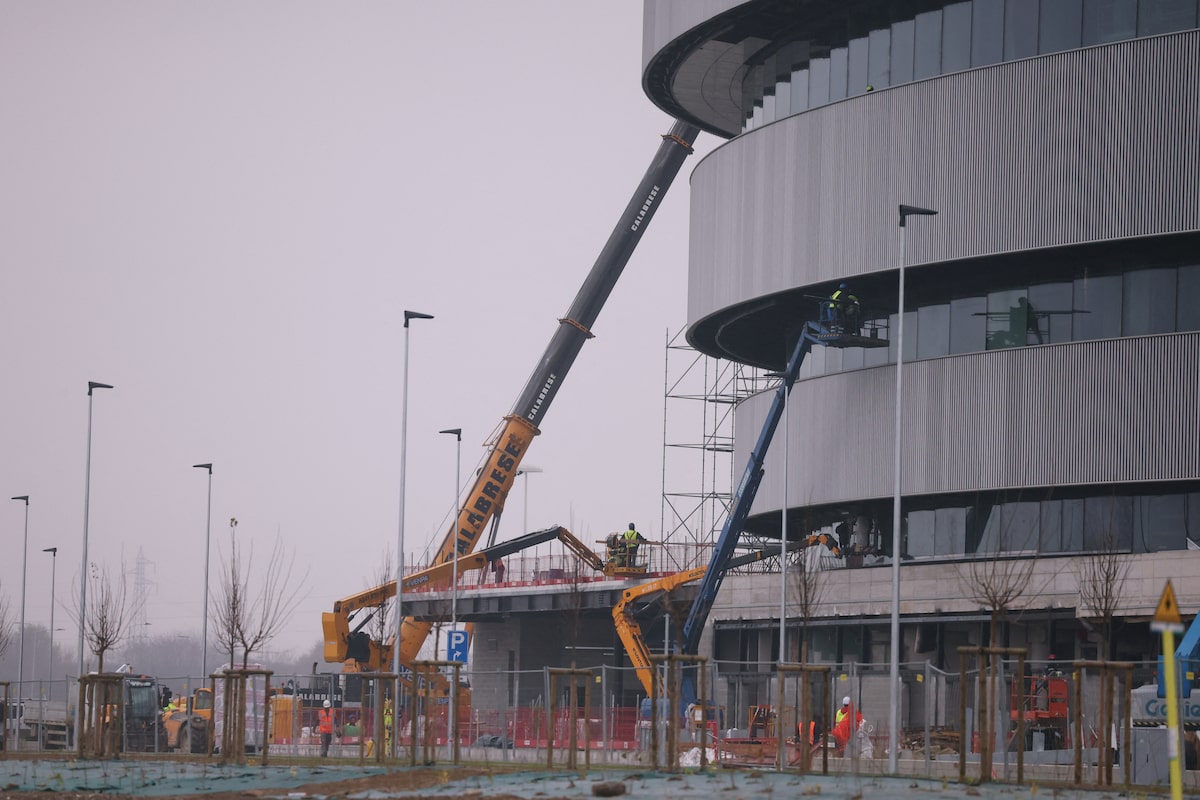 Too late and too small: The mess at the Olympic hockey arena in Milan
