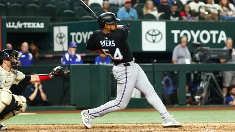 Reds trade for 18-SB, 6-HR outfielder from Marlins for outfield prospect image