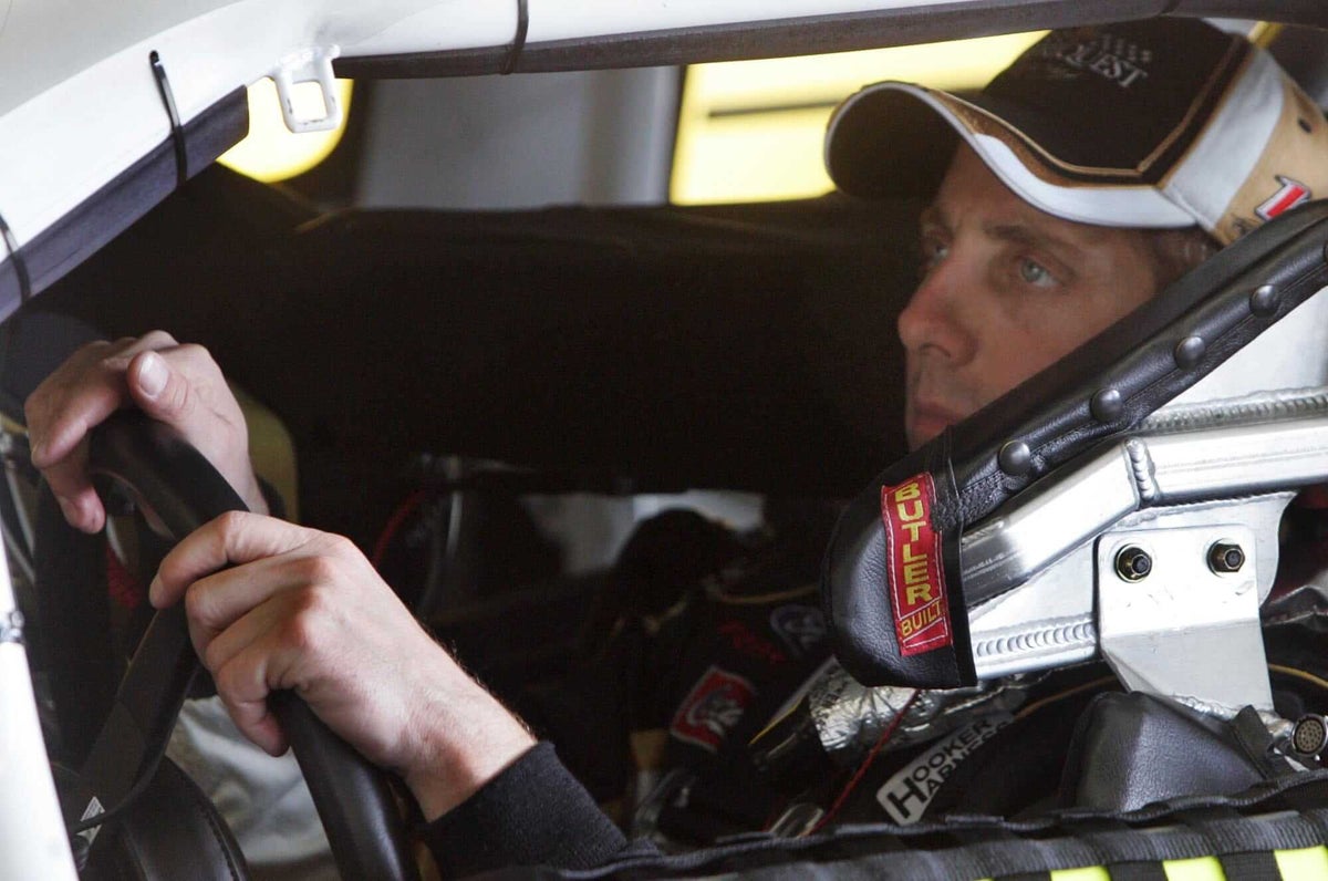 NTSB begins investigation into plane crash that killed NASCAR driver Greg Biffle, 6 others