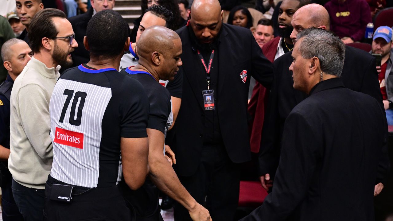 NBA official Tre Maddox suffers leg injury during Bulls-Cavaliers game