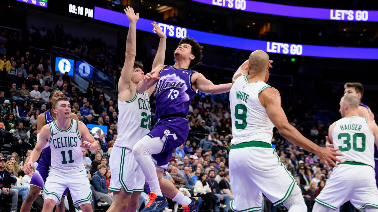 Celtics' White ties record for blocks by a guard with 7 in win over Jazz