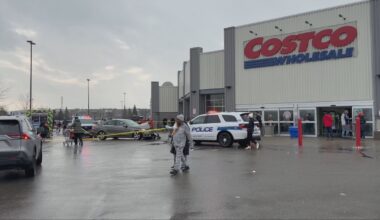 2 injured in crash at Mississauga Costco parking lot