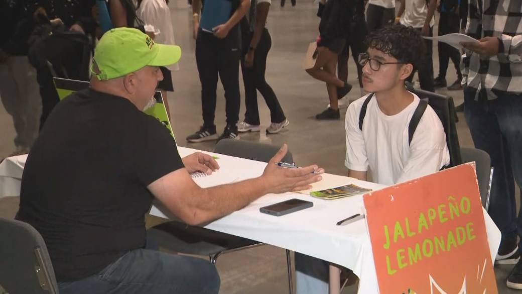 Click to play video: 'Canada’s youngest workers mired in a jobs ‘youth-cession’ amid cost-of-living crisis'