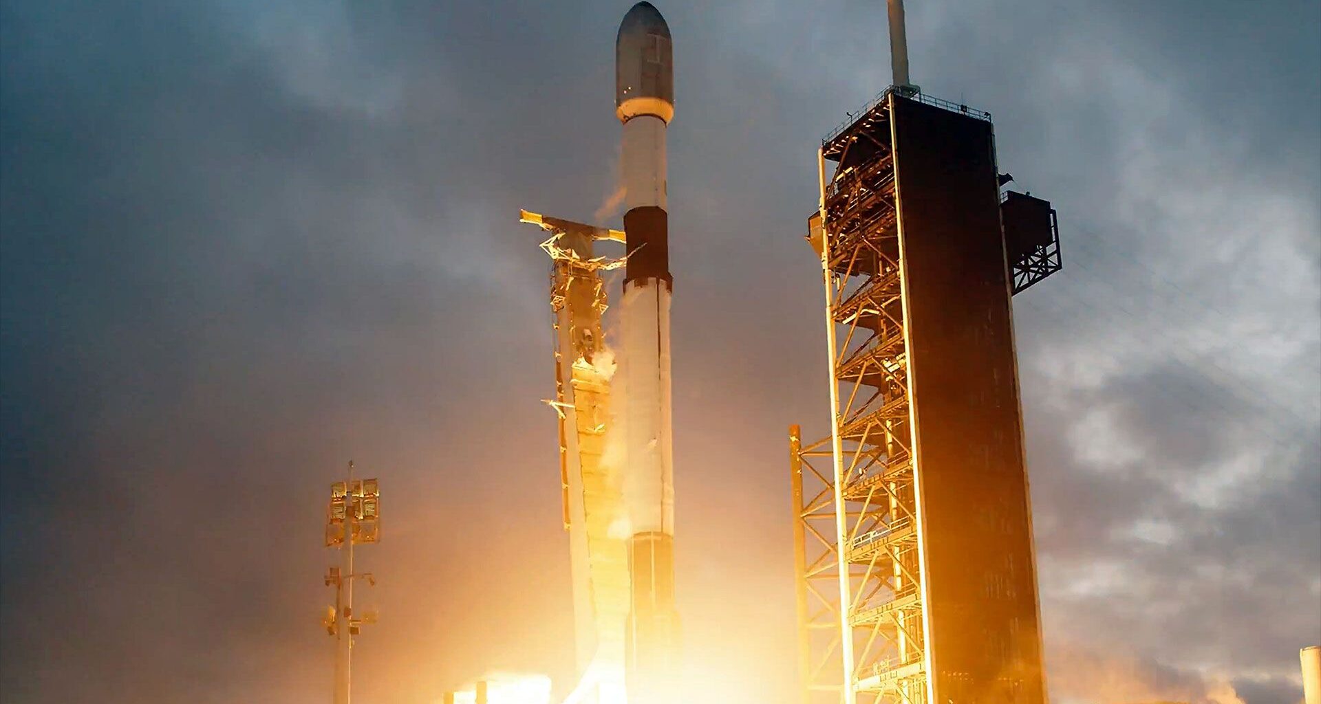 SpaceX launches Starlink satellites on record 32nd flight of Falcon 9 rocket