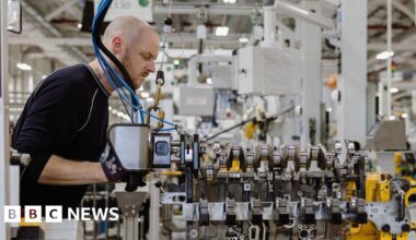 UK economy shrank unexpectedly by 0.1% in October