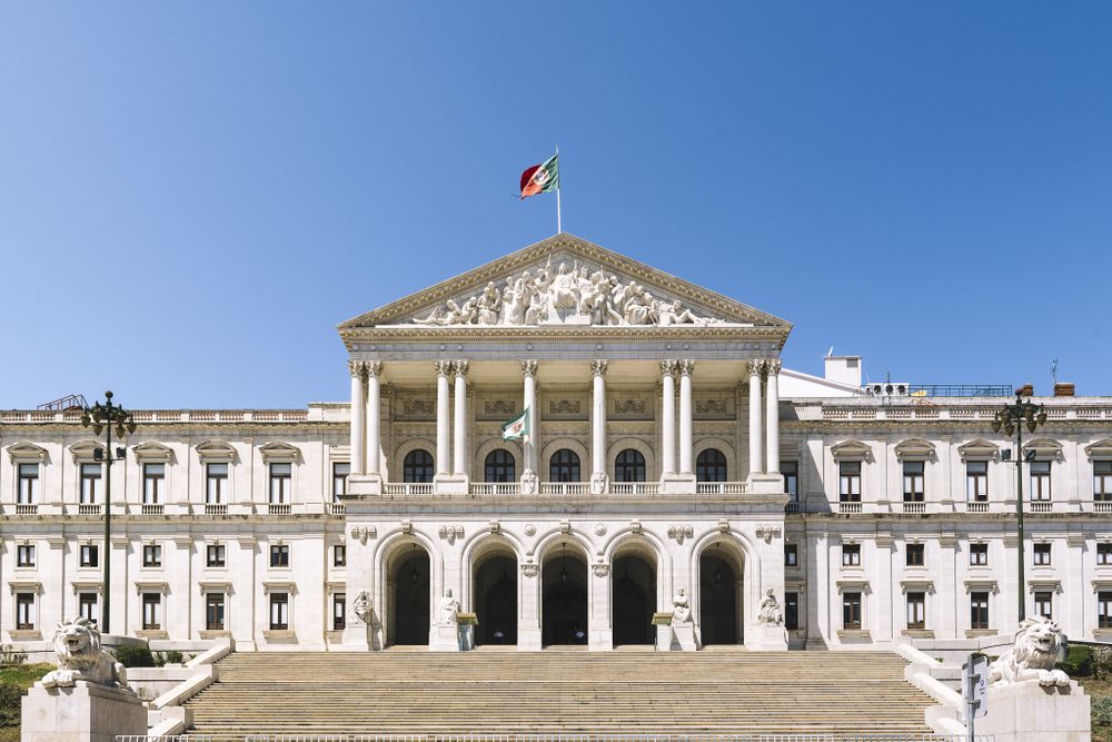 Portugal with a budget surplus of 2.1%