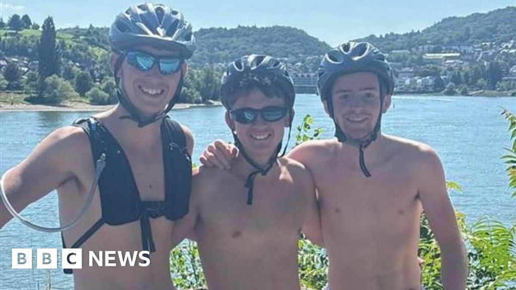 Llangollen teens' year-long cycle to Thailand 'best months of our lives'