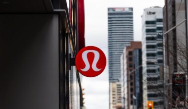 Chip Wilson pushing for leadership change on Lululemon board