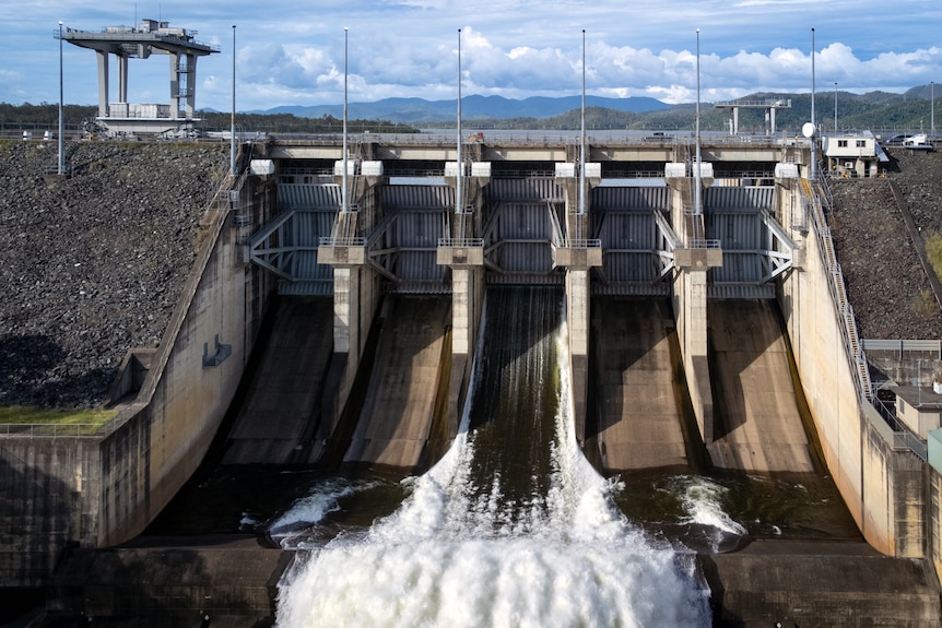 A photo of Wivenhoe Dam floodgates