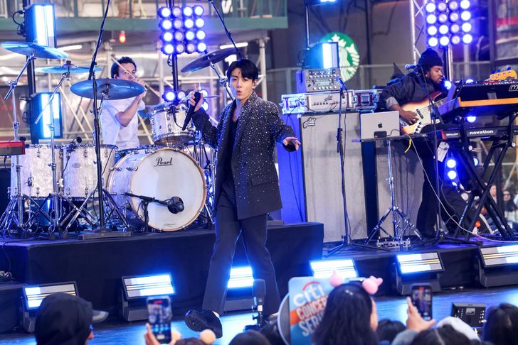 Singer Jung Kook of BTS performs on NBC’s 'Today' show at Rockefeller Center in New York City, Nov. 8, 2023. Reuters-Yonhap