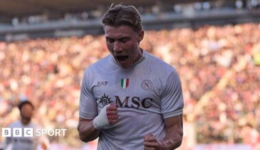 Rasmus Hojlund celebrates