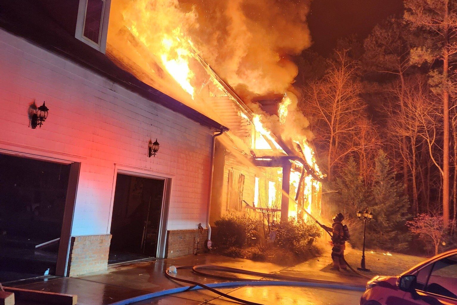 2 hospitalized in fire at NASCAR driver Denny Hamlin's parents' home