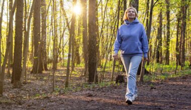 5 Ways to Walk to Build Muscle, According to Fitness Experts