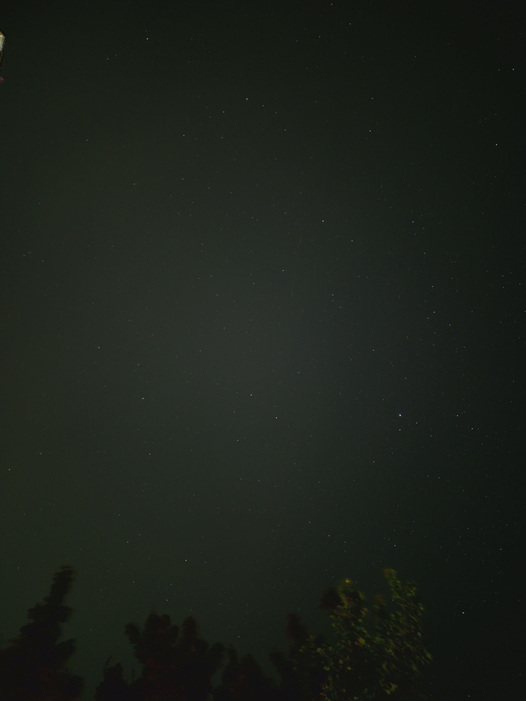 Galaxy Z Flip 7 astrophotography sample.
