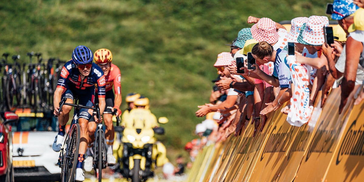 Oscar Onley not at Picnic PostNL camp as Ineos transfer rumbles on