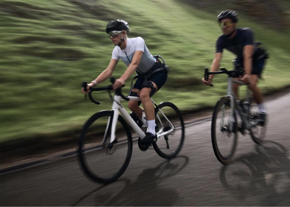 Hypershell Exoskeleton Cycling Road 1