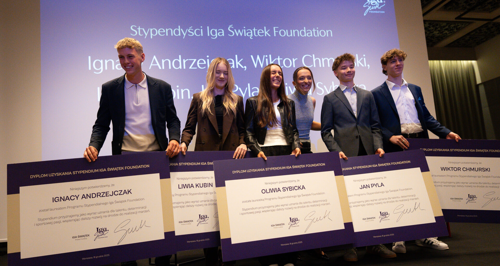 Iga Swiatek Foundation presents inaugural scholarships to five young athletes