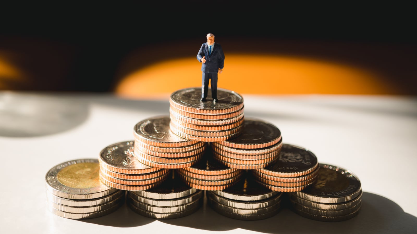 Nitin Kaushik said that instead of chasing returns, people should focus on their behaviour, investment ratios, and discipline. (Representative/Shutterstock)