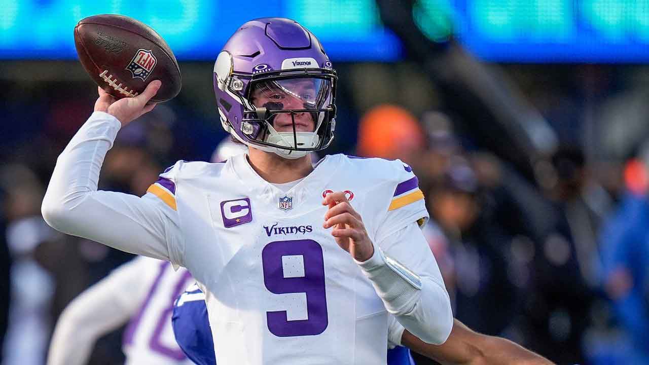Vikings QB McCarthy returns to practice, progress on hand injury giving him chance to play vs. Packers