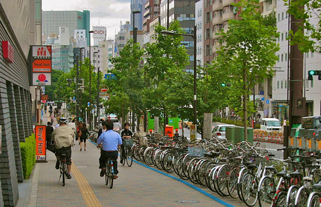 Japan is hunting down drunk cyclists, taking away their driver's licenses and tightening regulations