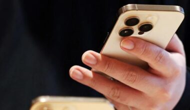 Taxes on high-end phones affect only 5% of users, says FBR chairman