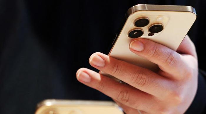 Taxes on high-end phones affect only 5% of users, says FBR chairman