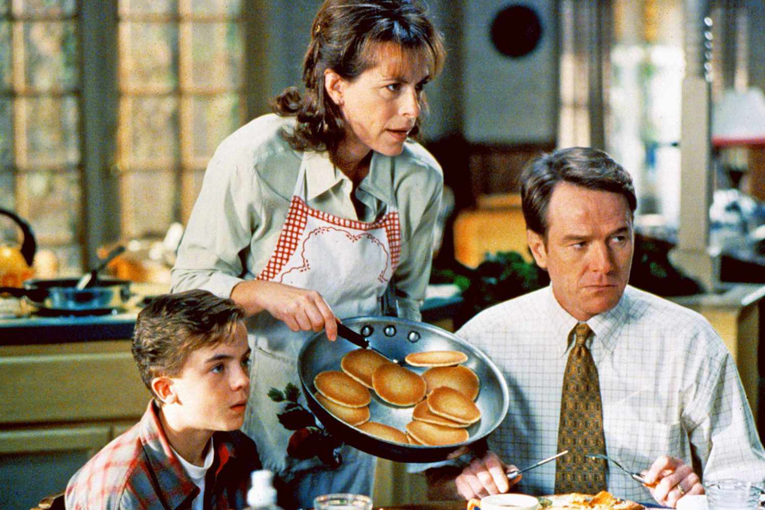 'Malcolm in the Middle' family reunites with Bryan Cranston, Frankie Muniz, more