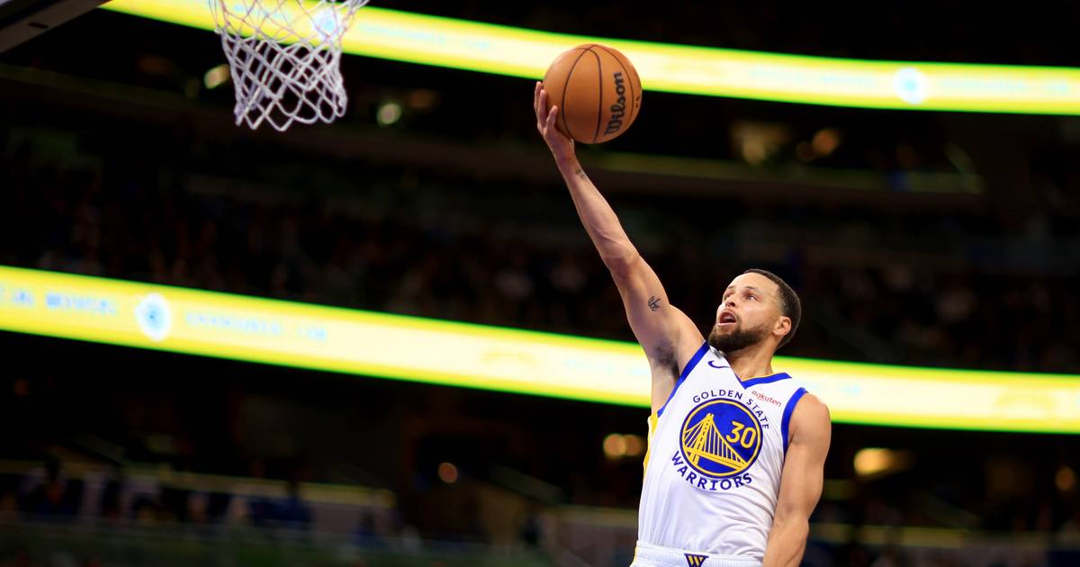 Sneaker Free Agent Steph Curry Rocks A'ja Wilson, Kobe Shoes | News