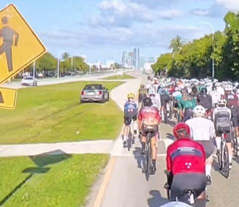 “This is why drivers hate us”: Fuming Mini driver goes off-road and flies up central reservation to overtake huge group of cyclists – as “entitled” riders accused of “blocking whole road” + more on the live blog