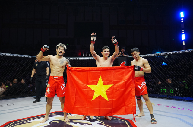 Vietnam-China MMA duo ends in thrilling draw at Lion Championship 29
- Ảnh 1. Vietnam-China MMA duo ends in thrilling draw at Lion Championship 29
- Ảnh 1.