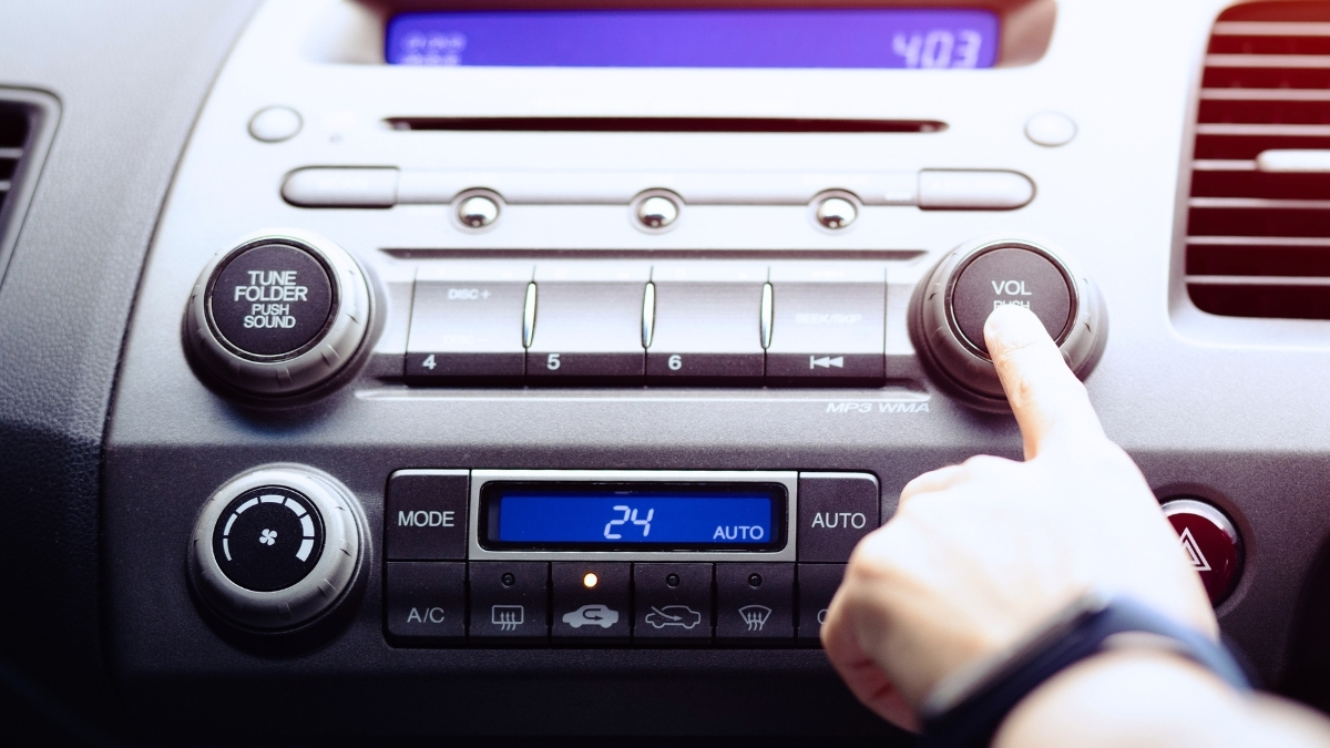 Your Music Playlist Could Influence Your Driving Ability in Unexpected Ways : ScienceAlert