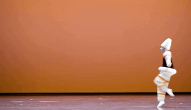 a fast gif of three dancers in modernist costumes