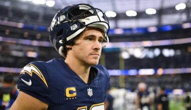 Chargers' Justin Herbert undergoes successful hand surgery, considered day to day 